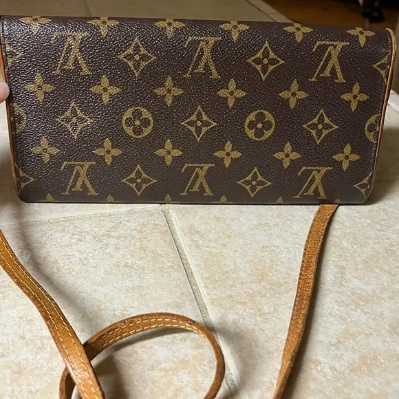 Louis Vuitton Twin Pochette GM Monogram Crossbody Bag - Picture 2 of 13